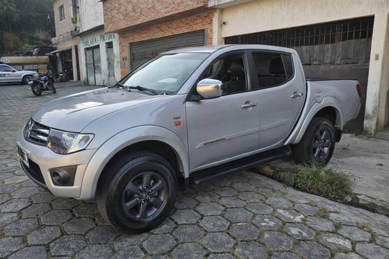 MITSUBISHI L200 2.5 SPORT HPE 4X4 CD 8V TURBO INTERCOOLER DIESEL 4P AUTOMÁTICO MITSUBISHI L200 2.5 SPORT HPE 4X4 CD 8V TURBO INTERCOOLER DIESEL 4P AUTOMÁTICO